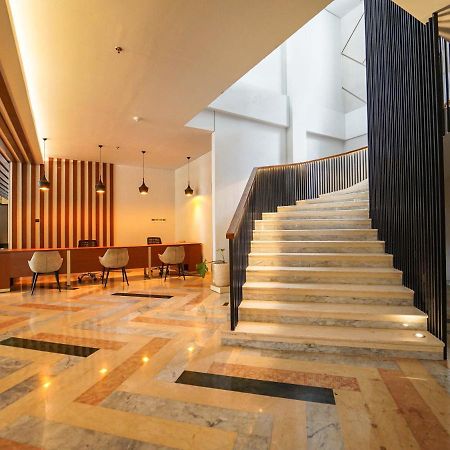 Rayz Umm Hotel Malang Esterno foto